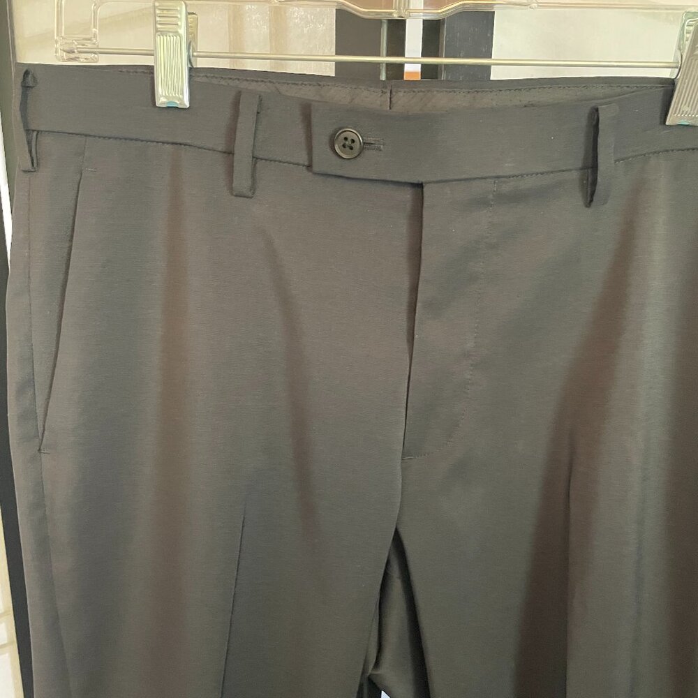 Uniqlo Men's Dress Pants Black Waist 31" x 29.5" Length - Picture 2 of 8
